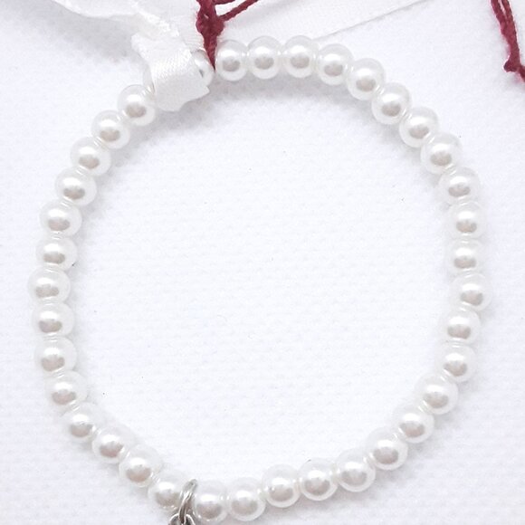 Sweet baby girl's faux pearl stretch bracelet with crown charm - Picture 6 of 7